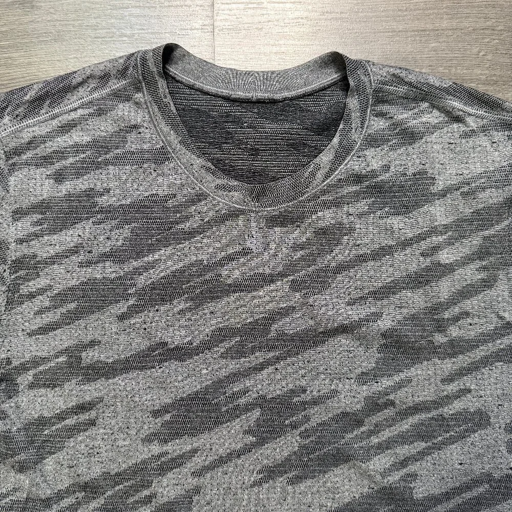 Lululemon Men's Metal Vent Breathe Long Sleeve - Grey - Picture 3 of 8